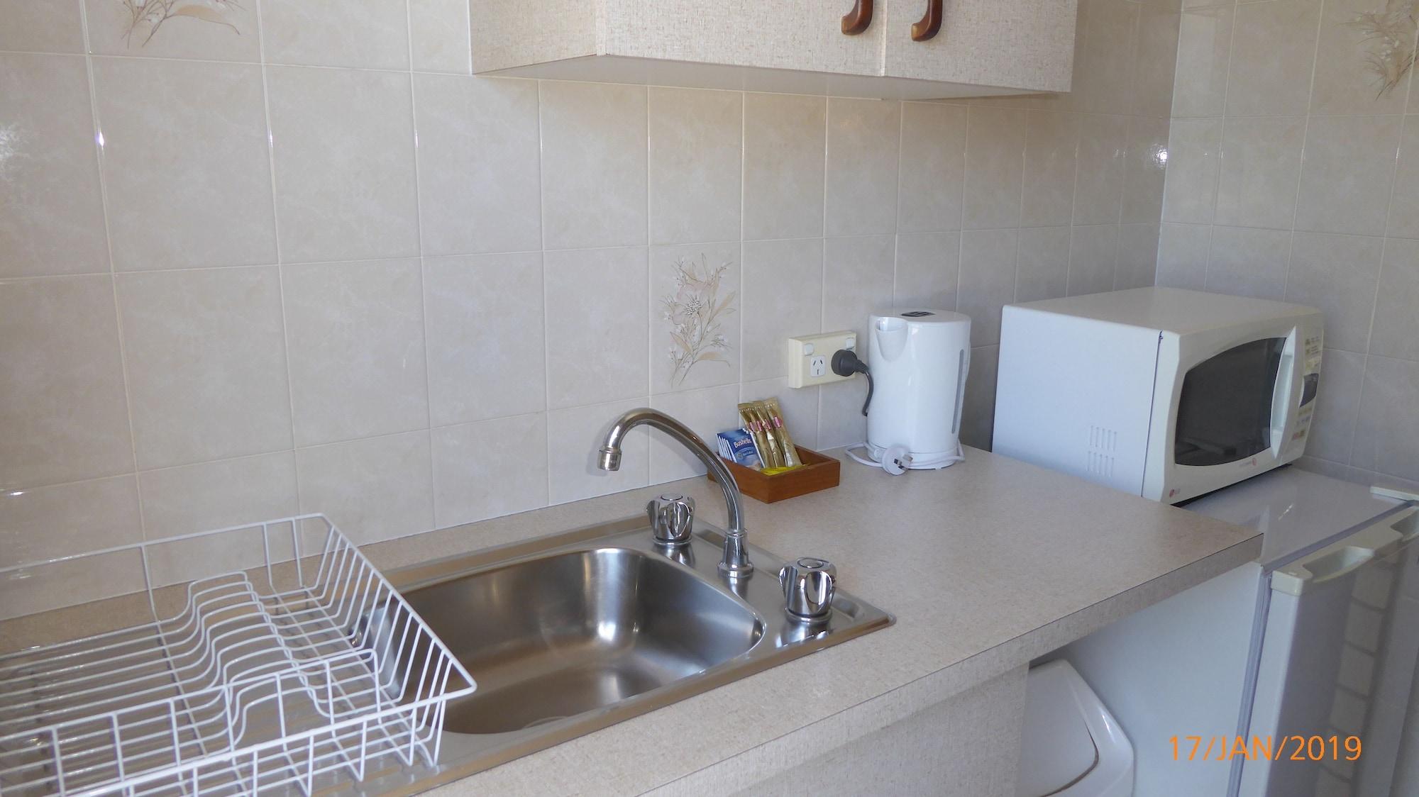Tower Court Motel - Adults Only Haven Χέρβεϊ Μπέι Εξωτερικό φωτογραφία