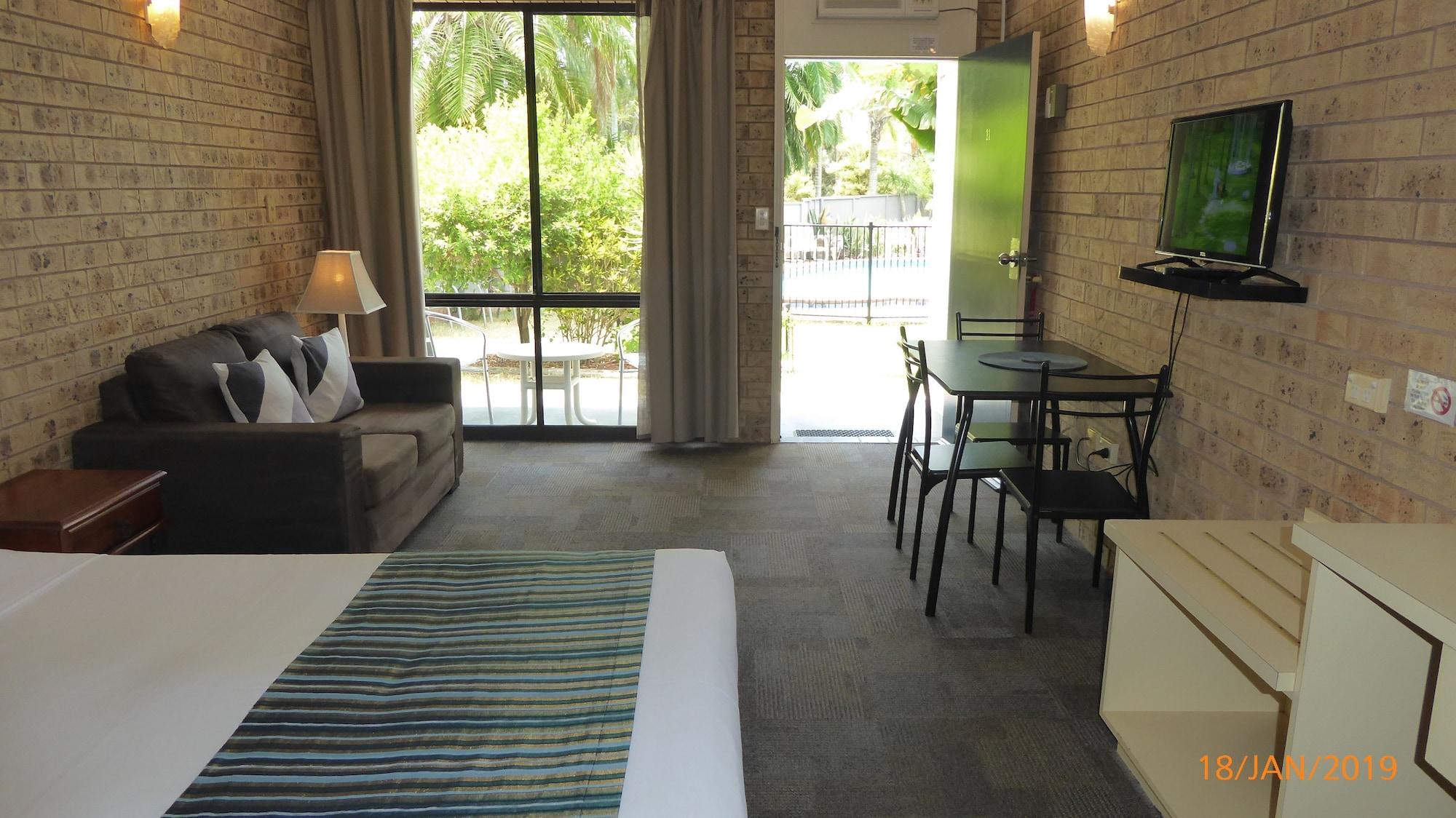 Tower Court Motel - Adults Only Haven Χέρβεϊ Μπέι Εξωτερικό φωτογραφία