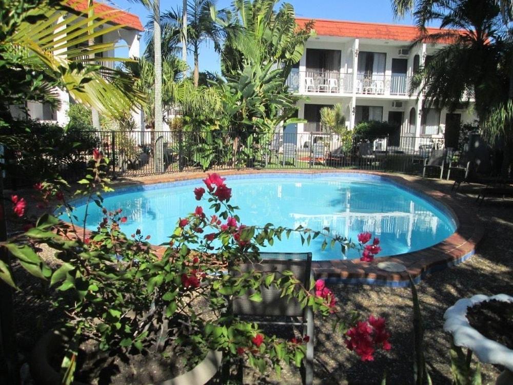 Tower Court Motel - Adults Only Haven Χέρβεϊ Μπέι Εξωτερικό φωτογραφία