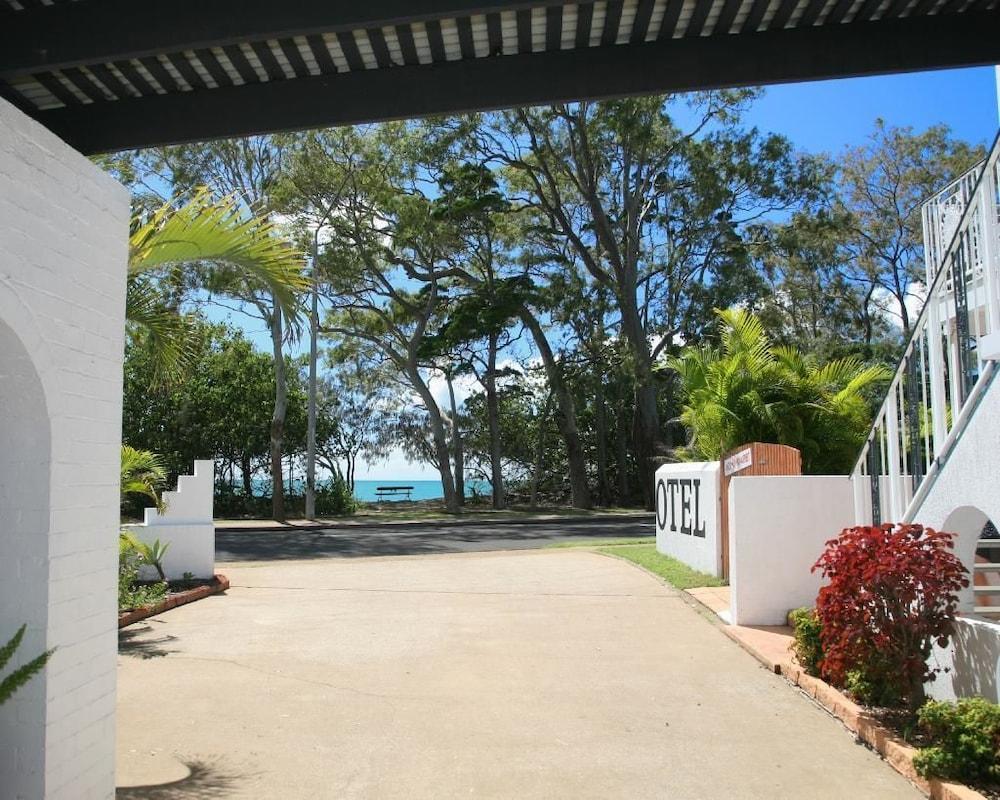 Tower Court Motel - Adults Only Haven Χέρβεϊ Μπέι Εξωτερικό φωτογραφία
