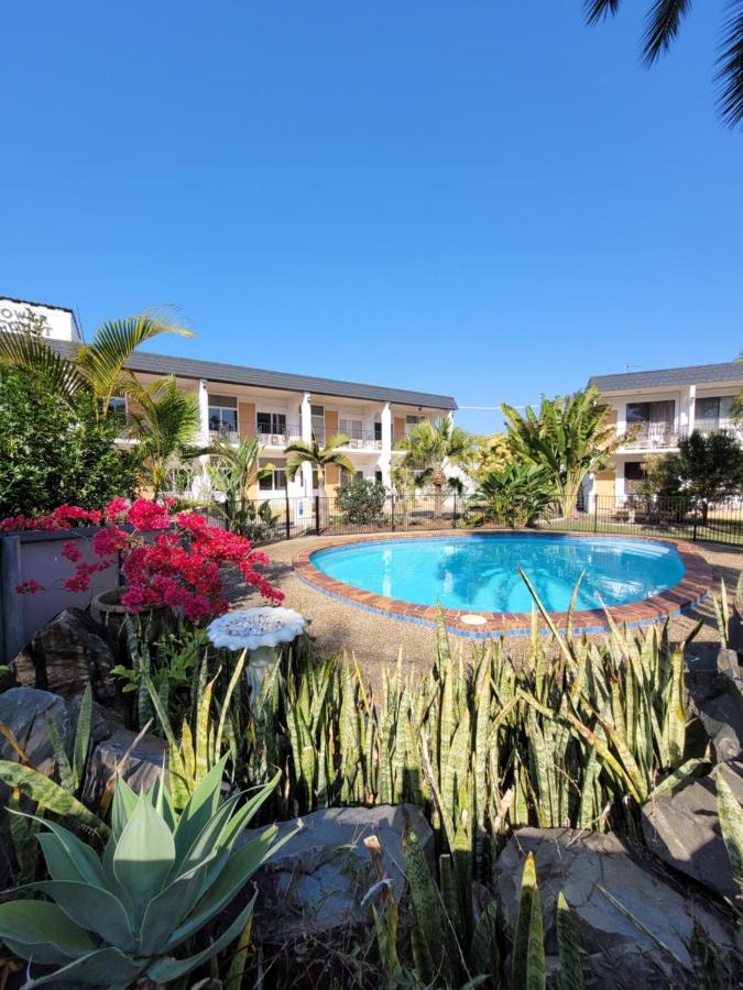 Tower Court Motel - Adults Only Haven Χέρβεϊ Μπέι Εξωτερικό φωτογραφία