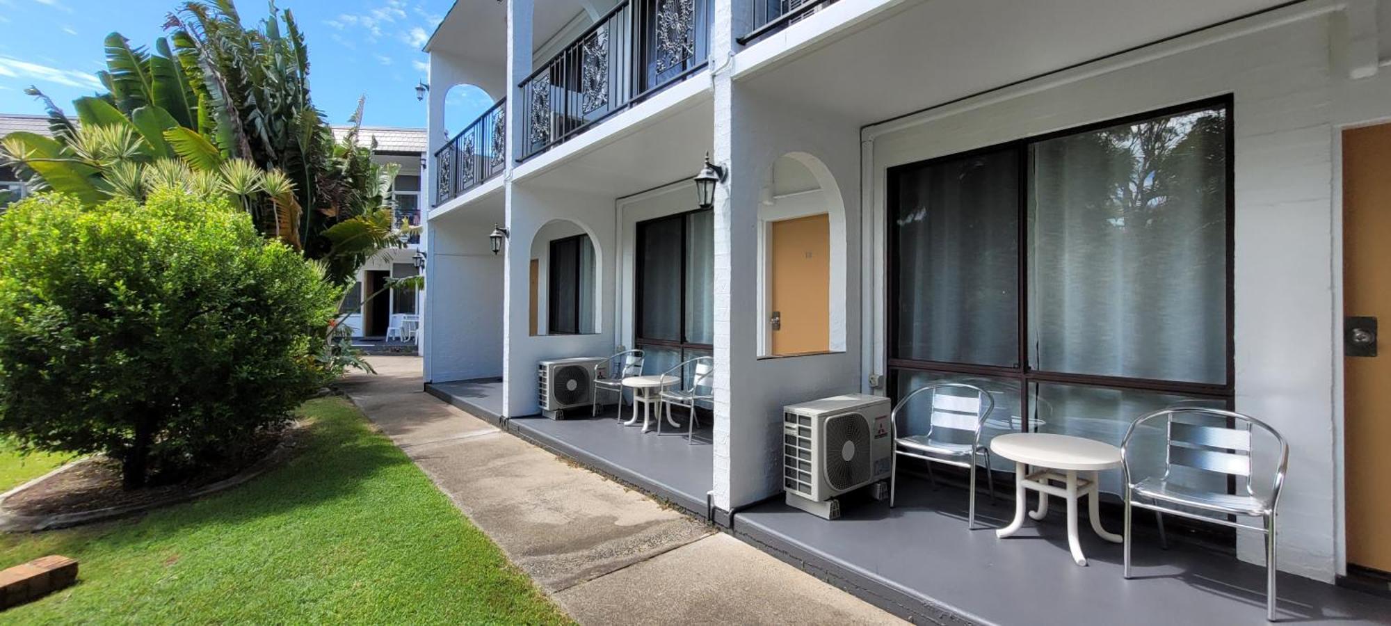 Tower Court Motel - Adults Only Haven Χέρβεϊ Μπέι Εξωτερικό φωτογραφία