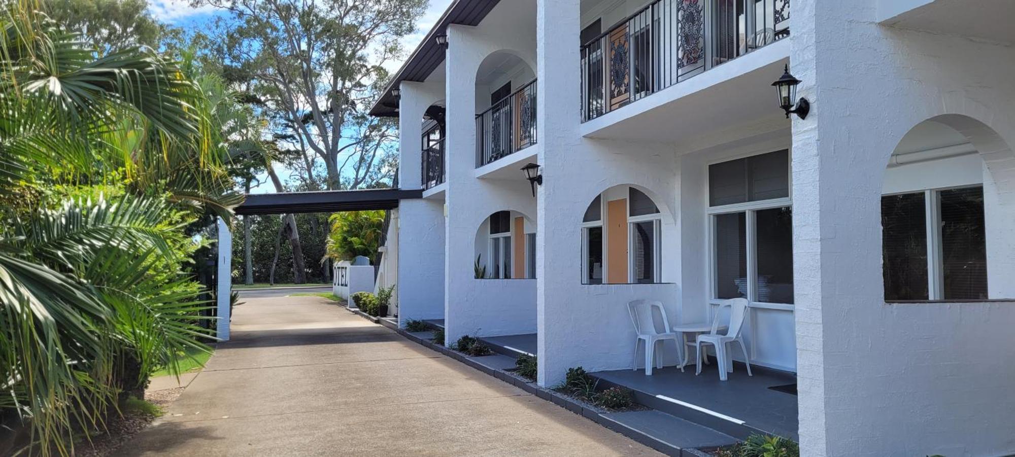 Tower Court Motel - Adults Only Haven Χέρβεϊ Μπέι Εξωτερικό φωτογραφία
