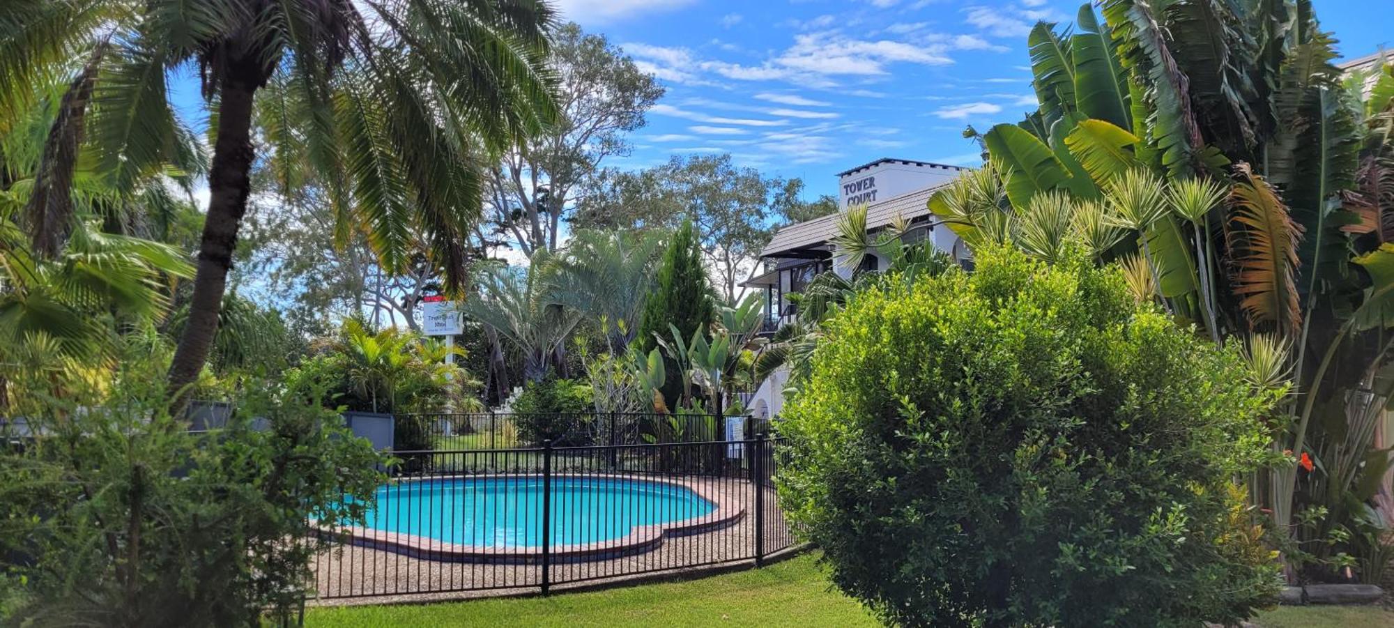 Tower Court Motel - Adults Only Haven Χέρβεϊ Μπέι Εξωτερικό φωτογραφία