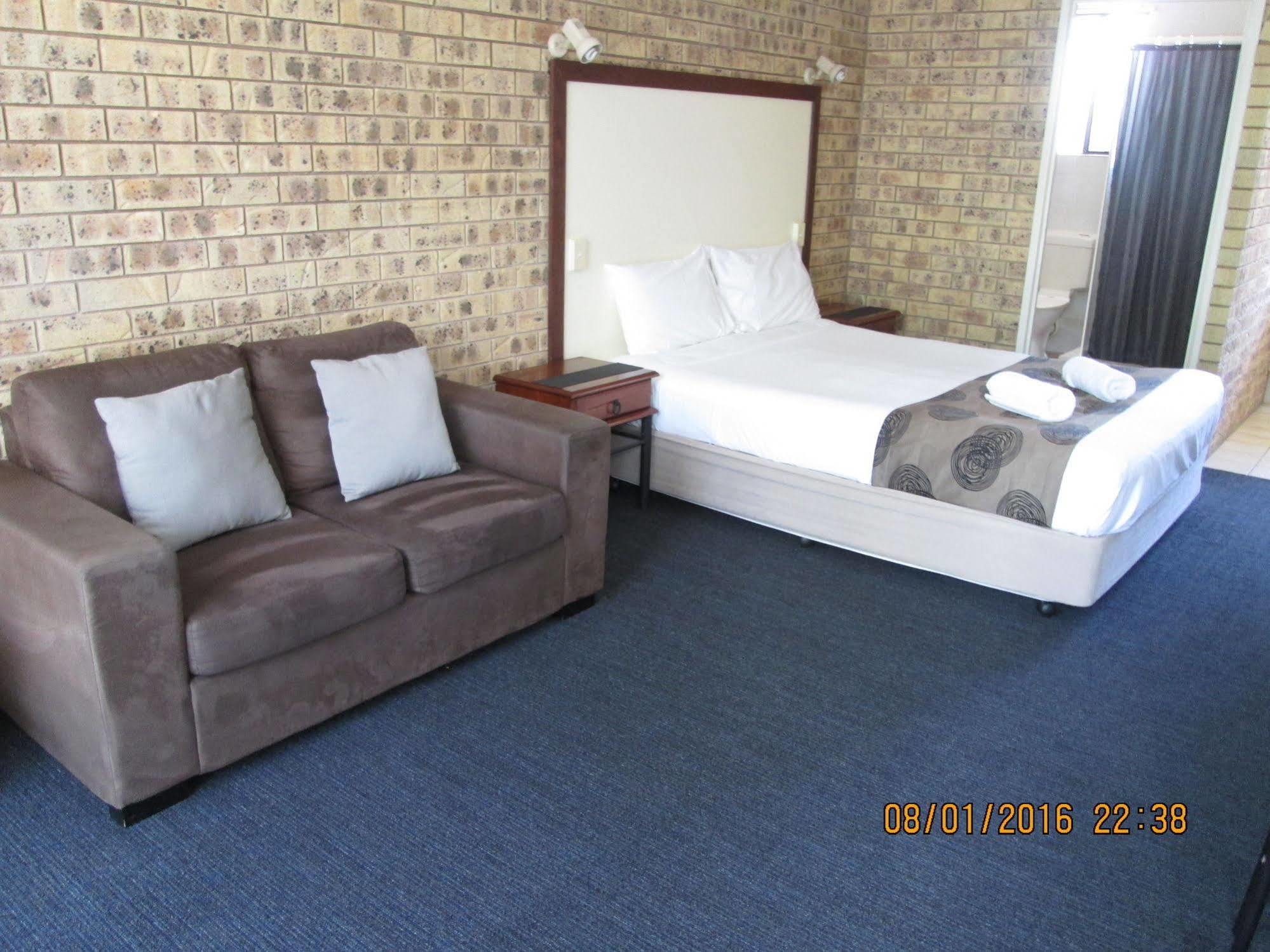 Tower Court Motel - Adults Only Haven Χέρβεϊ Μπέι Εξωτερικό φωτογραφία