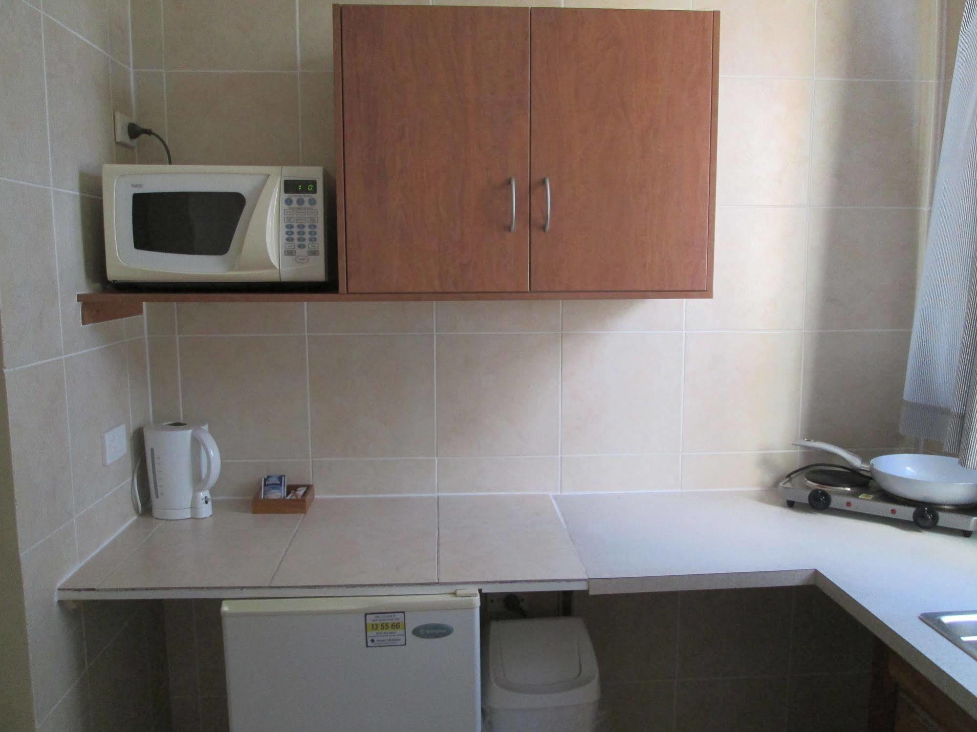 Tower Court Motel - Adults Only Haven Χέρβεϊ Μπέι Εξωτερικό φωτογραφία