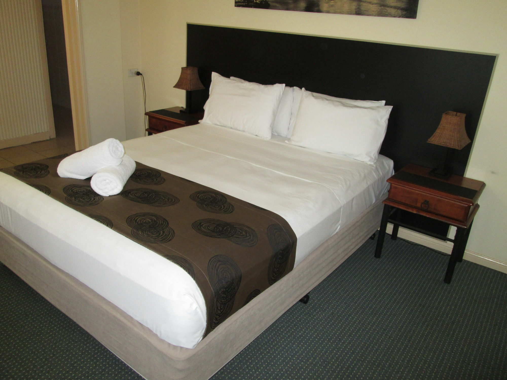 Tower Court Motel - Adults Only Haven Χέρβεϊ Μπέι Εξωτερικό φωτογραφία